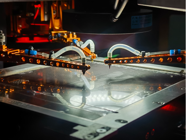 1676459293196496.png 從無人問津到世界矚目,“小破球”的成功故事也在民族顯示領域上演!